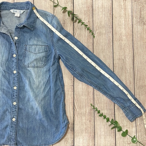 🌸 Clearance! 🌸 Old Navy Denim Button Down Shirt - Picture 7 of 8